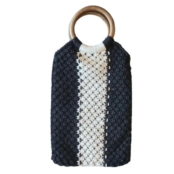 NWT hot and trendy Laude the Label black & white "Gabby the Macrame Bag" - Picture 3 of 6